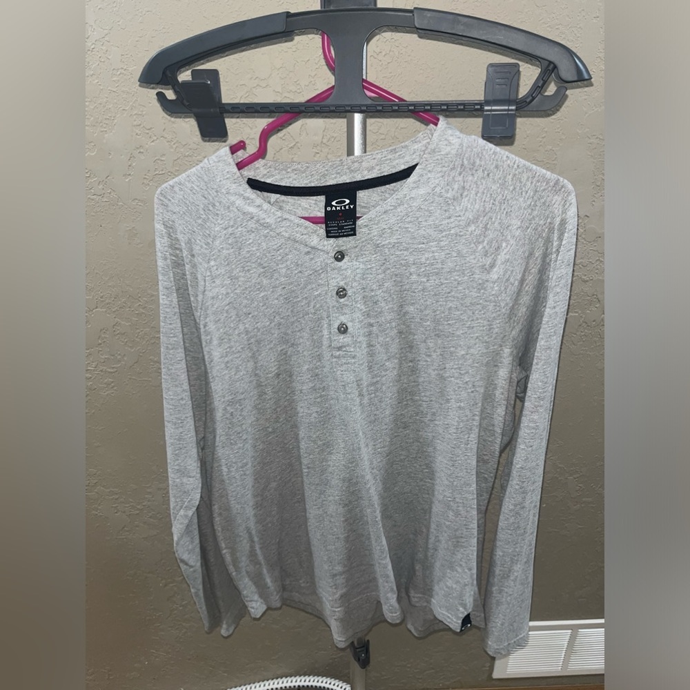 Oakley long sleeve 3-button Henley